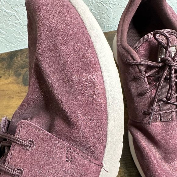 Nike Wmns Roshe One Premium Metallic Mahogany Size 9 - Picture 8 of 9